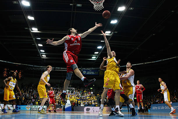 不断通过社 不断通过社