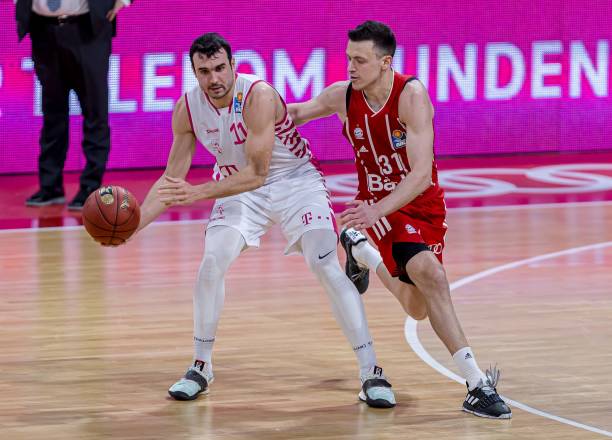 突显了韦世 突显了韦世