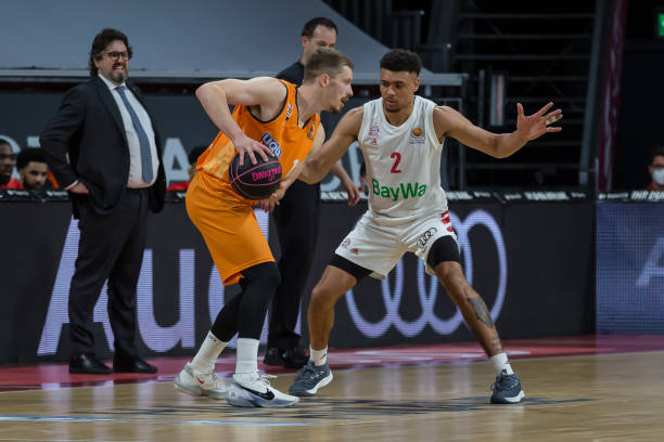 的传球线路 的传球线路