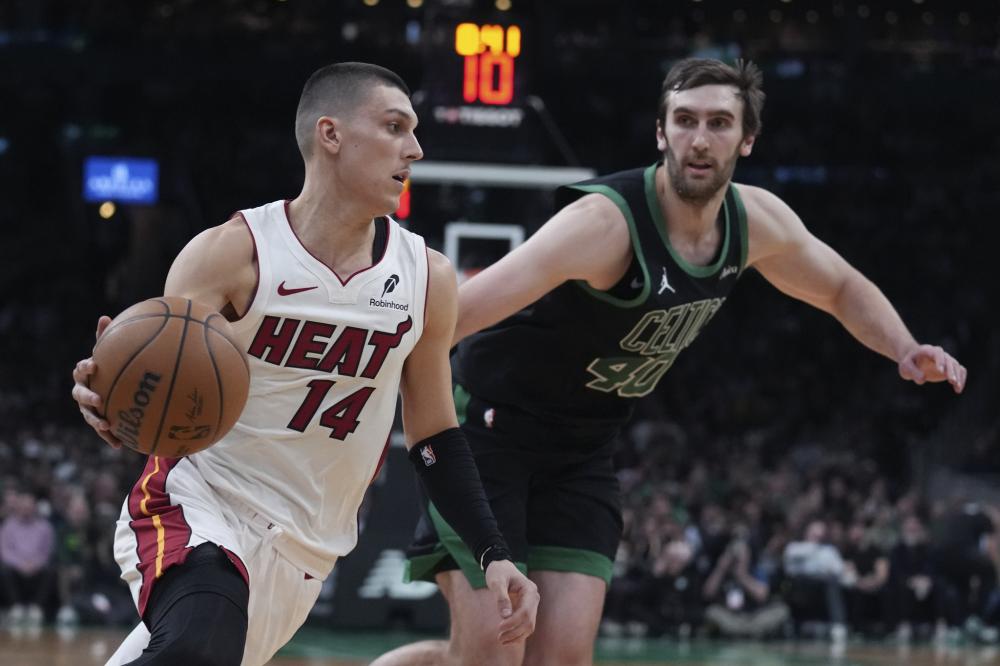 逊于巴塞罗 逊于巴塞罗