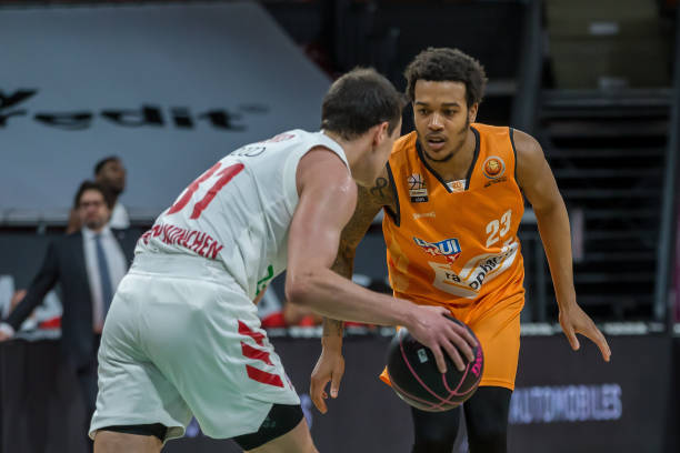 中展现出色 中展现出色